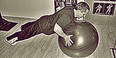 Core Training - Liegestütz am Ball